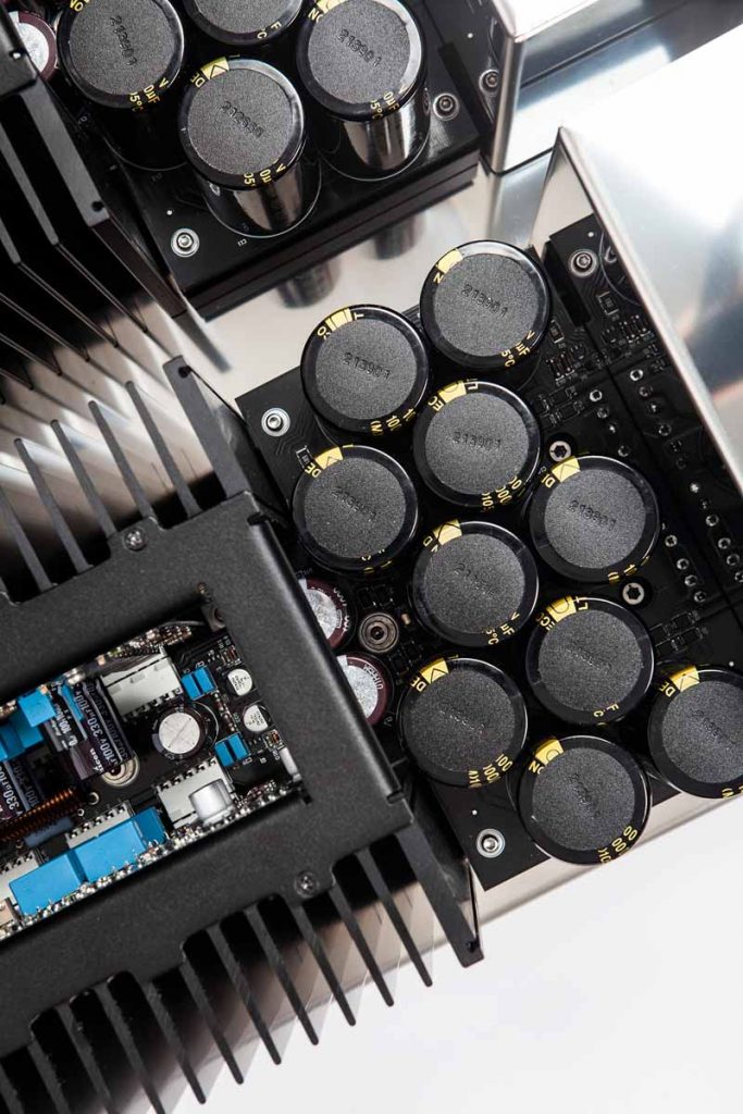 Inside Electrocompaniet AW 800 M Power Amplifier