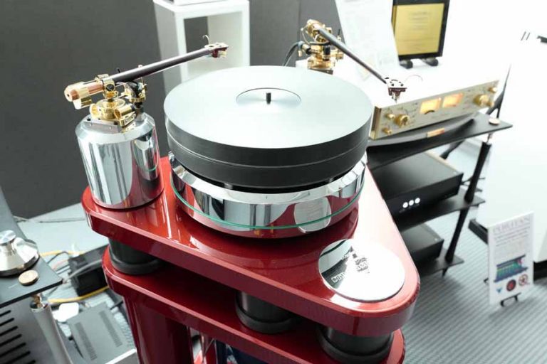 Lumley Stratosphere MK3 Turntable Hifi Pig