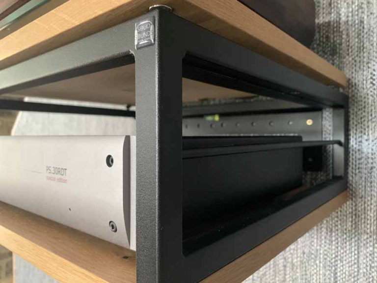 SolidSounds Ladder Turntable Wall Shelf Hifi Pig