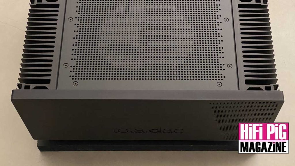 Totaldac Amp-1-sublime amplifier and Totaldac D1-driver-sublime preamplifier hifi news