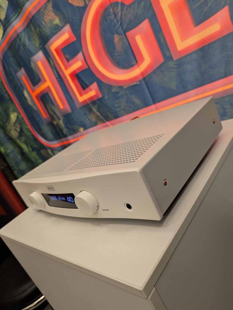 Hegel H150 Streaming Amplifier