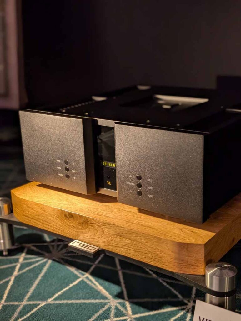 audio video show warsaw 2025 report the golden tulip