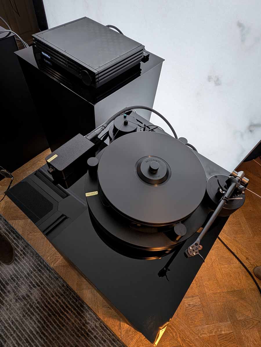 Michell Gyro turntable