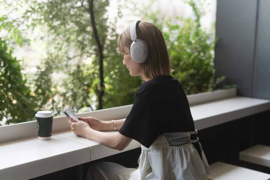 Final UX5000 And Final UX1000 Wireless Headphones