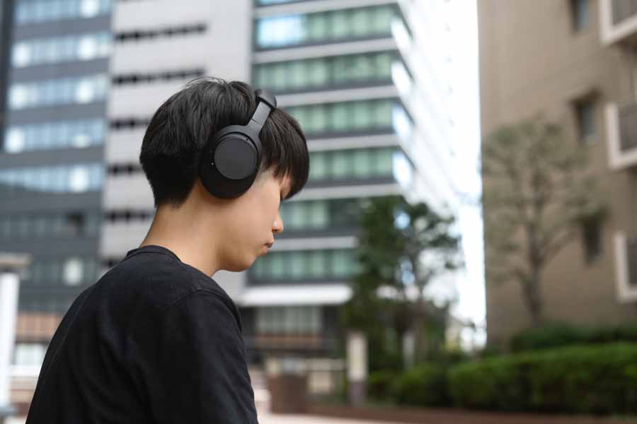 Final UX5000 And Final UX1000 Wireless Headphones