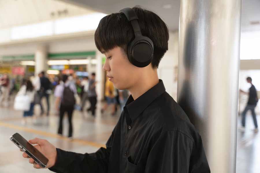 Final UX5000 And Final UX1000 Wireless Headphones