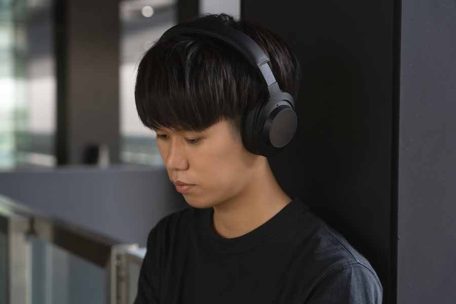 Final UX5000 And Final UX1000 Wireless Headphones