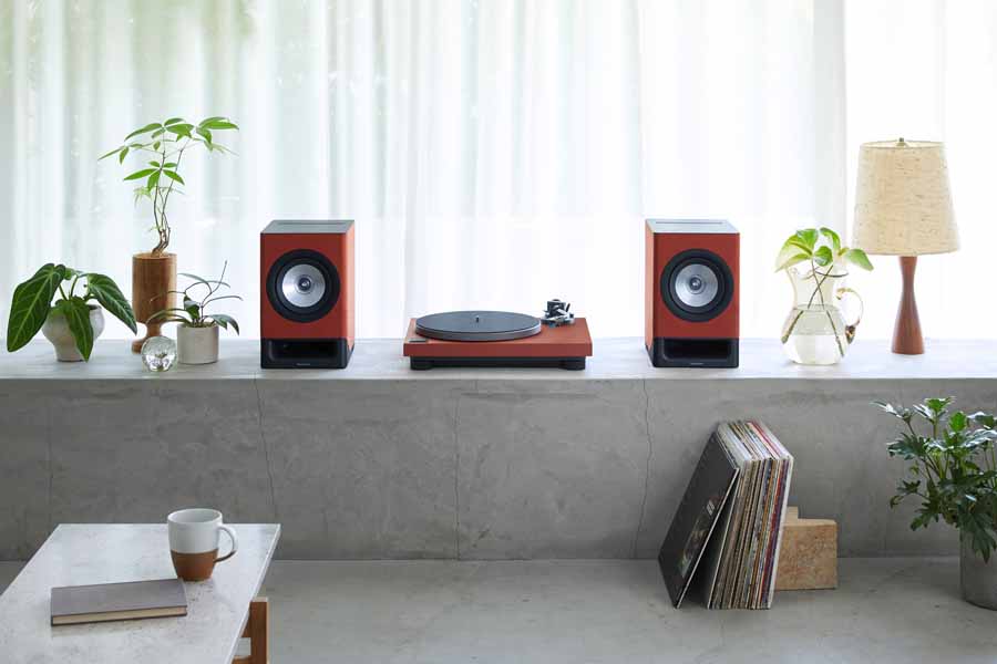 Technics SC-CX700 Speakers and SL-40CBT Turntable