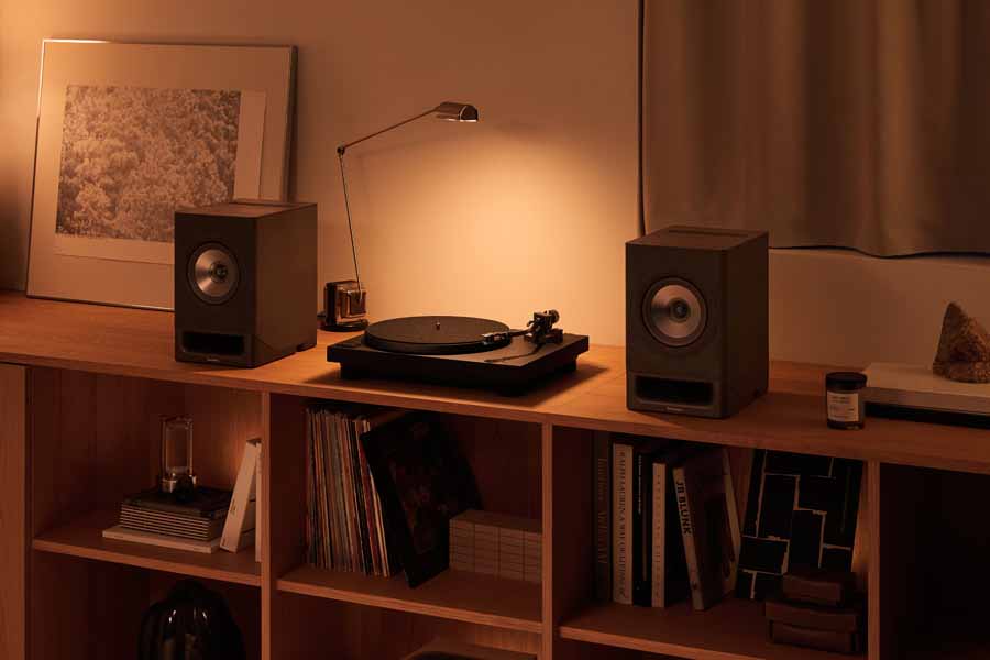 Technics SC-CX700 Speakers and SL-40CBT Turntable