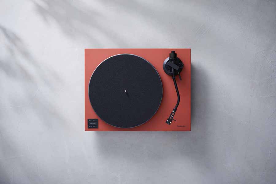 Technics SC-CX700 Speakers and SL-40CBT Turntable