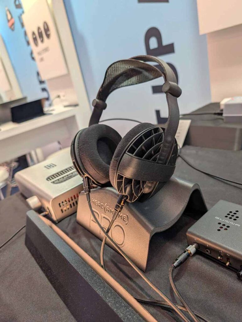 HEAD(AMAME) – HEAD(AMAME) PRO HEADPHONES