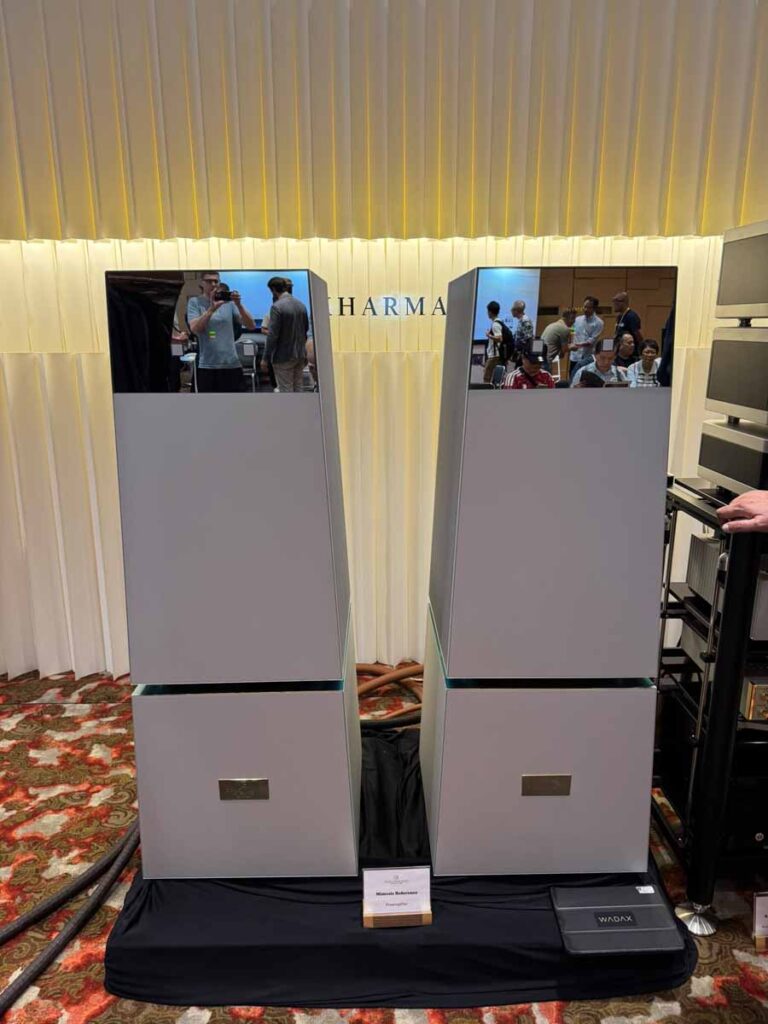 GOLDMUND TELOS 9800 AMPLIFIERS
